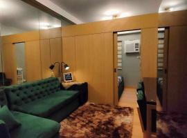 JAMAHSA CONDO STAYCATION TREES RESIDENCES NEAR SM FAIRVIEW，位于马尼拉的酒店