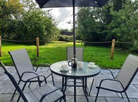 Corradiller Quay, Lisnaskea, Fermanagh，位于Lisnaskea的酒店