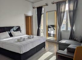 Travelers Luxury Suites, Studios & Apartments，位于Agios Rokkos的酒店