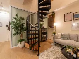 Loft on Collins/Swanston - 2 storey - 2 bed 2 bath