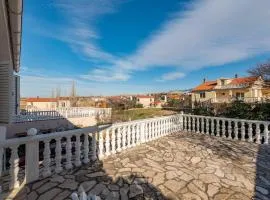 Gorgeous Apartment In Vlasici With Wi-fi