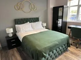 Letzi Premium Cozy Retreat Private En-Suite Rooms, Harrow