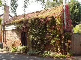 Badger Cottage at Alde Garden
