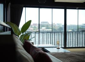 NORN Riverside Bangkok Hotel - นอนริมน้ำ，位于曼谷Bangkok Noi的酒店