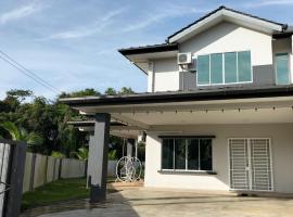 Homestay @Seri Sindang Guesthouse，位于Kota Samarahan的乡村别墅