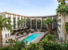 Embassy Suites by Hilton Phoenix Biltmore