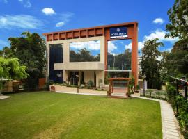 Hotel Aketa Rajpur Road Dehradun, Dehradun，位于德拉敦的酒店