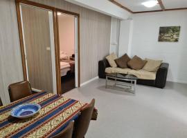 Orchard 2 Bedroom Apartment in Devonport，位于Don的酒店