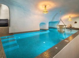 Mystagoge Retreat cave with an indoor pool and gym，位于弗通的酒店