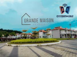 Grande Maison Homestay A'Famosa Golf view Near WATERPARK l UITM l HONDA l Netflix free l wifi 100mbps，位于Kampong Alor Gajah的酒店