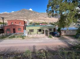 Casa en el corazón de Huacalera, Jujuy，位于蒂尔卡拉的度假屋