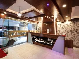 Hotel The Paramont at Delhi Airport，位于新德里的酒店