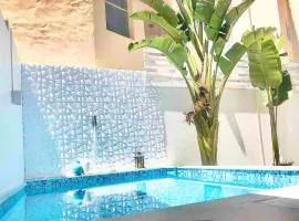 LuxuryVilla with Private Heated pool And Spa 7P