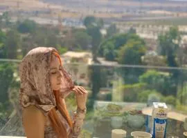 WOW Pyramids Inn With Rooftop Lounge