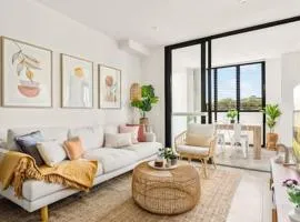 Coastal 2-Bed Apartment near Beach