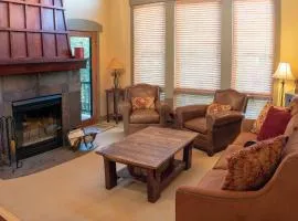 7401- Three Bedroom Loft Den Deluxe Crossings Townhomes condo