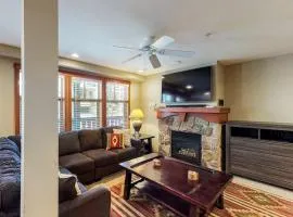 2307- Two Bedroom Den Deluxe Eagle Springs East Hotel Room