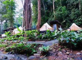The camp Maekampong，位于Ban Pok Nai的豪华帐篷