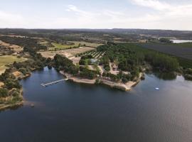 TAIGA Lake Caspe，位于卡斯佩的酒店