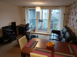 Stylish 2BD near Gatwick Airport in Crawley，位于克劳利的酒店