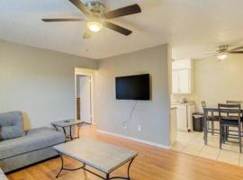 One-bedroom ready for you near Fort Sill，位于劳顿的酒店