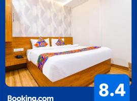 FabHotel Woodlark Inn，位于印多尔印多尔机场 - IDR附近的酒店