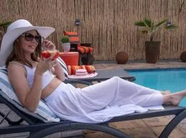 The Hemingway House 14 Resort Pool