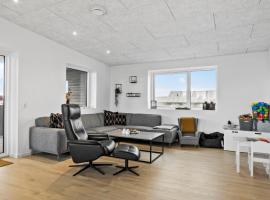 Gorgeous Home In Thisted With Wifi，位于齐斯泰兹的酒店