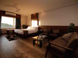 Hotel Tree Fern，位于迪布鲁加尔的酒店