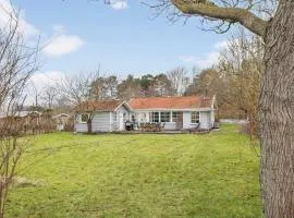 Cozy Home In Hundested With Kitchen