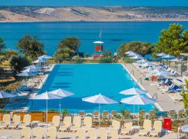 Neilson Alana Activity Beach Club，位于斯塔利格拉德-帕克利尼卡的酒店