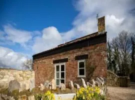 Pass The Keys Wilf's Barn, Wedmore a romantic cottage for two