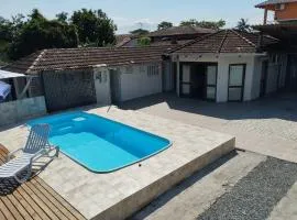 Casa de praia com piscina para 10 pessoas