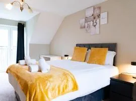 Entire 4 Bed Cosy Luxury Spacious house
