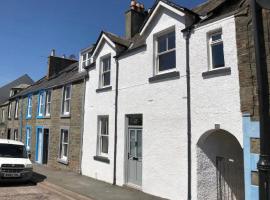 4 bedroom townhouse Kirkcudbright，位于柯库布里的酒店