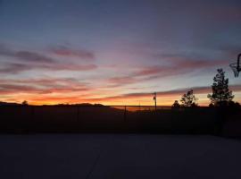 Sun Tiny House D Pahrump，位于帕伦普的酒店