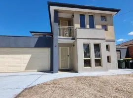St Albans house - Spacious and modern home