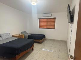 Habitaciones ENMA，位于华雷斯城的酒店