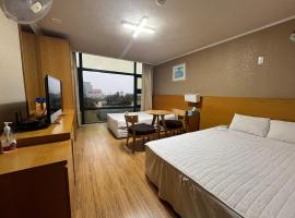 Seongsan Motel，位于西归浦市的酒店