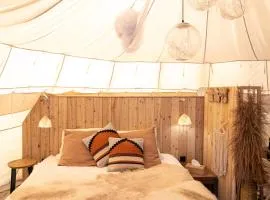 Comfort Tipi Marie, Tipi Bo Deluxe & tent Nicolaï - 'Glamping in stijl'