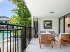Swim-out Tropical Getaway by Four Mile Beach