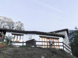 Albergue de Cabañes，位于Cabañes的酒店