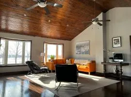 4 Bedrms, Indoor HotTub, Wineries & Niagara Falls