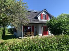 Sabines Badehaus mit Innenpool，位于Steinkoppel的酒店