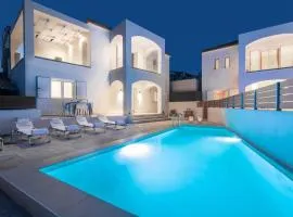 Modern Zante Villa - Private Pool - 2 Bedrooms & Bathrooms - Villa Tsilivi - Resort Centre Location