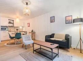 One bedroom apartment with parking & terrace