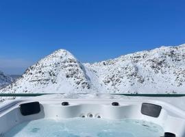 Nirvana Hotel and Spa in Laklouk Double Room，位于Ad Dā‘ūq的酒店