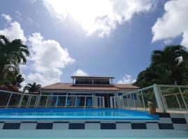 L'oiseau du paradis villa calme, centrale, piscine，位于勒拉芒坦的度假屋