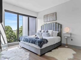 NEW! Luxury Penthouse w/ AmazingViews King Bed，位于亚特兰大的公寓