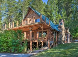 Alpine Adventures Cozy Log Cabin with Deck and Views!，位于阿尔派恩的酒店